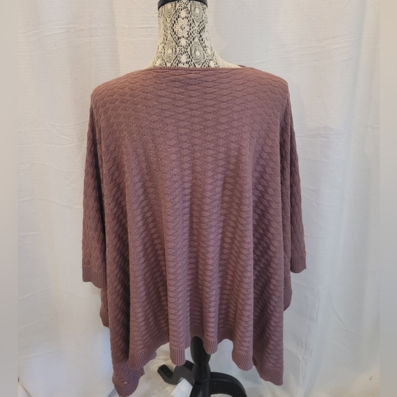 Lululemon Retails Divinity Poncho Woven, Color Spanish Oak Sz OS - Picture 8 of 11